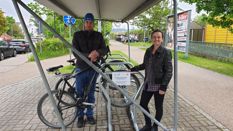 Neue Fahrradständer am S-Bahnhof Röhrmoos